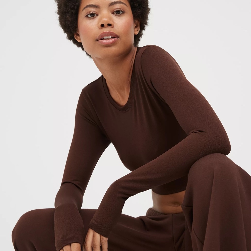 OFFLINE Aerie Sidewalk Seamless cropped long sleeve chocolate brown M